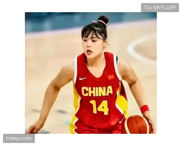 李月汝居然能一边打球一边养娃？这生活谁顶得住啊！